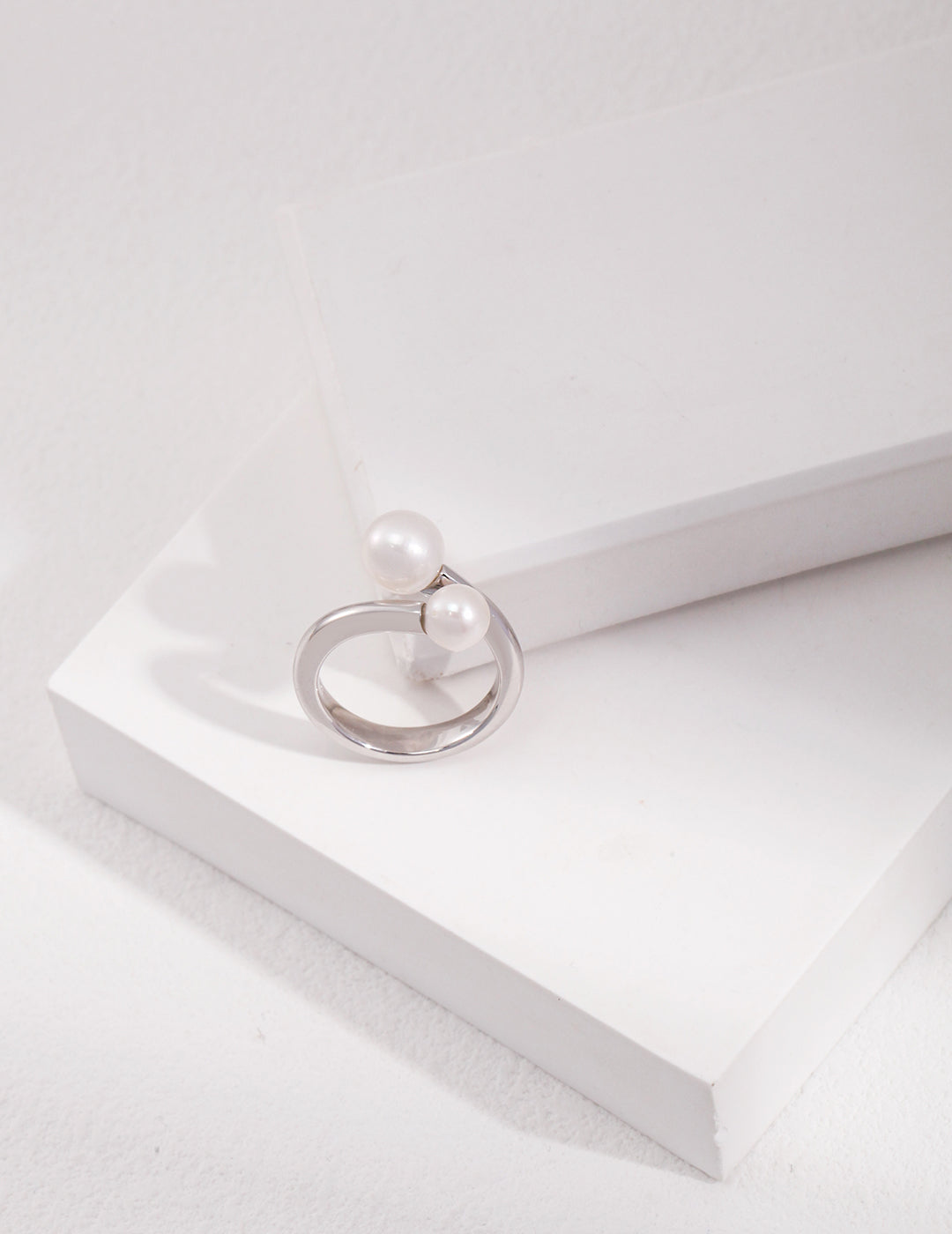 Effortless Elegance Pearl Ring