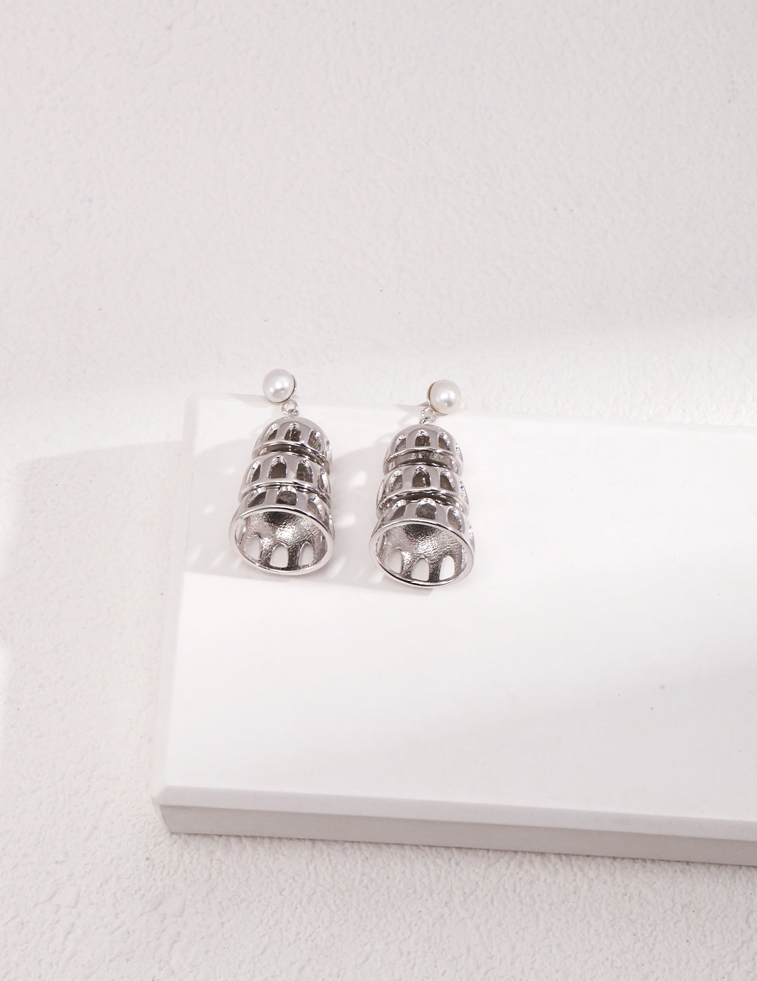 Retro Pearl Essence Earrings